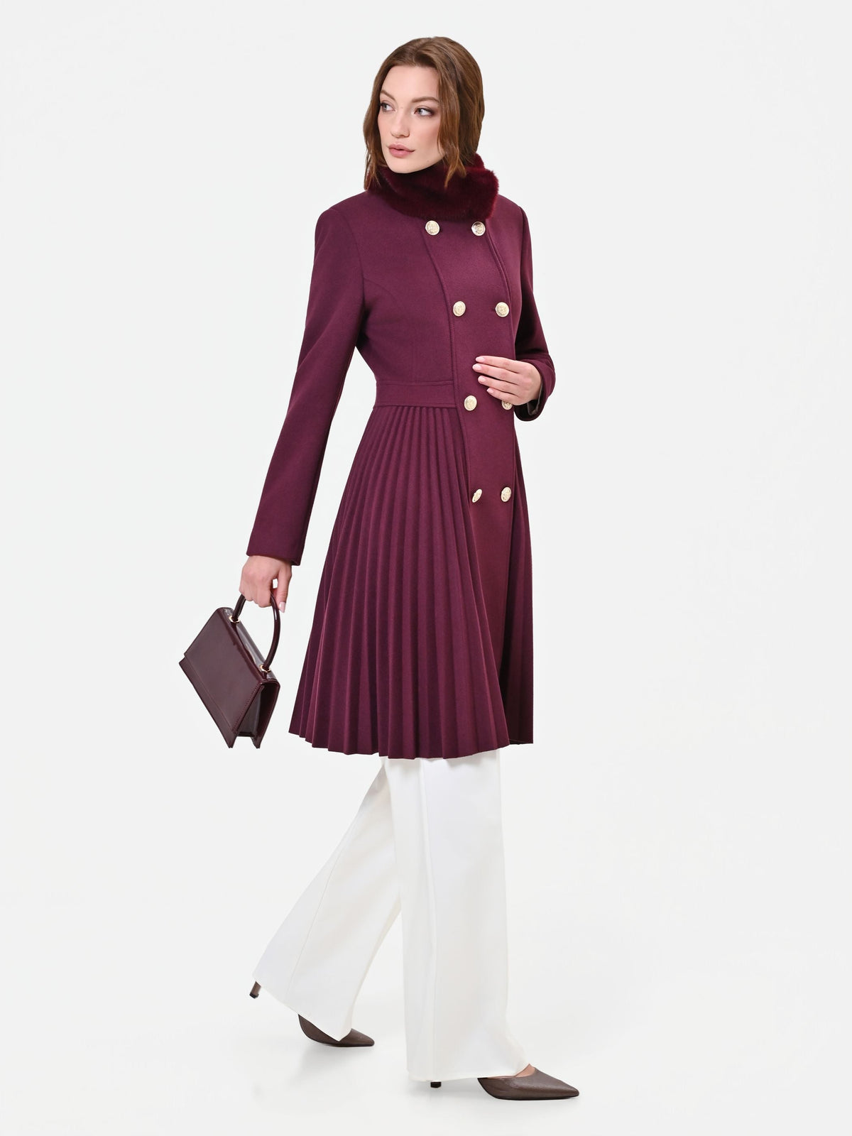 Cappotto doppiopetto bordeaux con fondo a pieghe