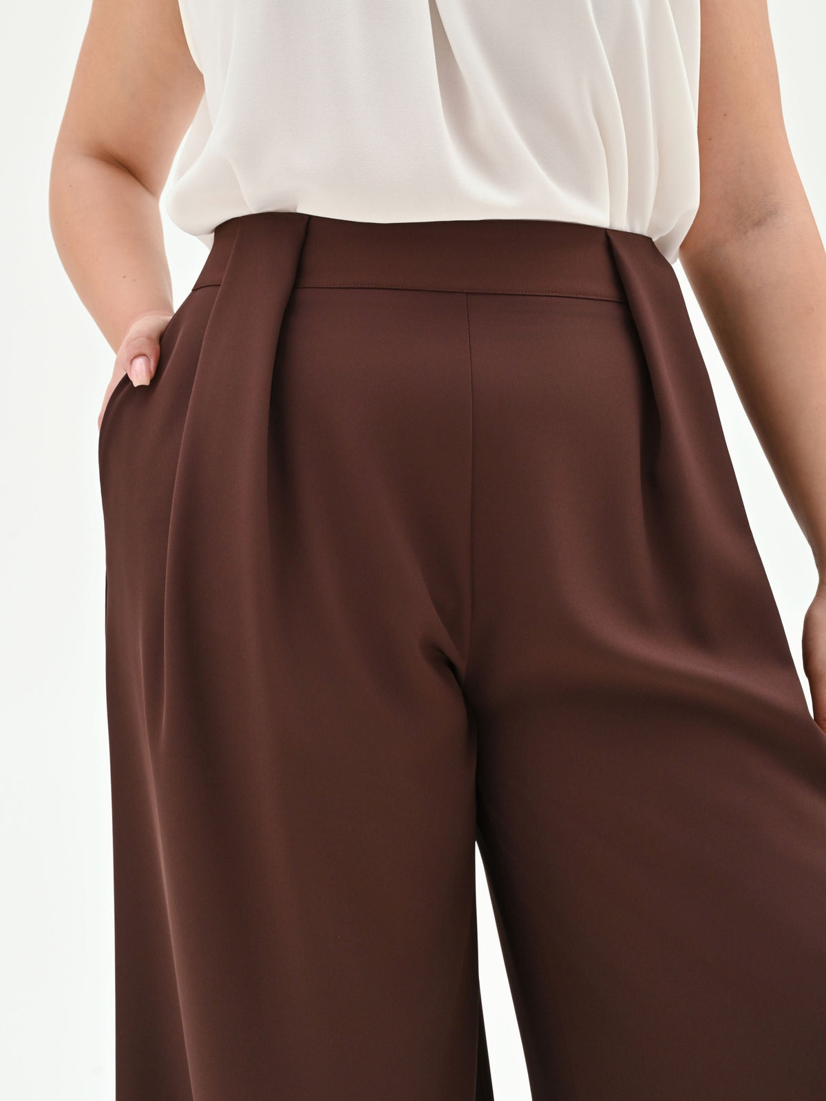 Pantalone curvy a palazzo cioccolato con pinces