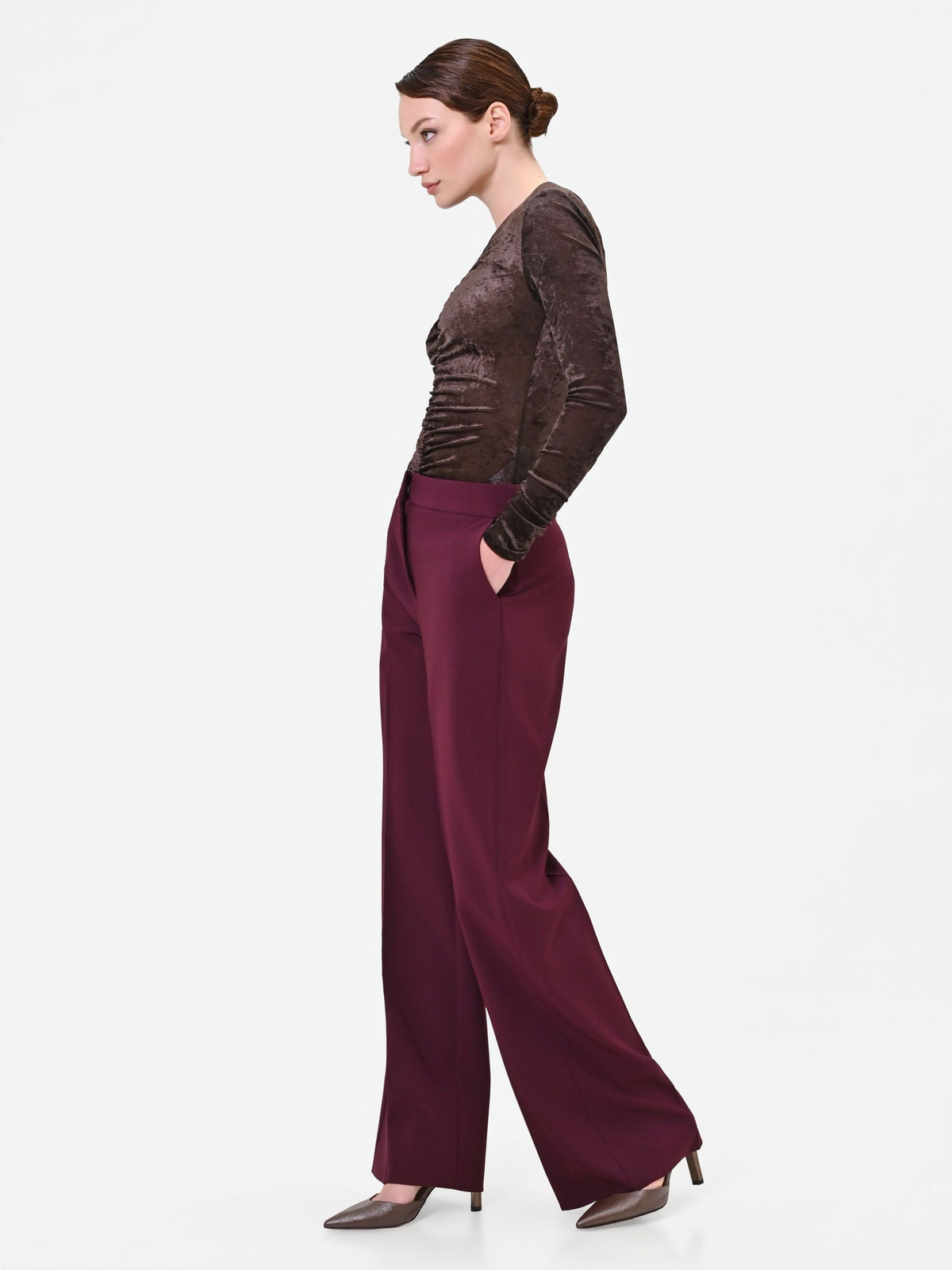 Pantalone a palazzo bordeaux rosso in tessuto tecnico