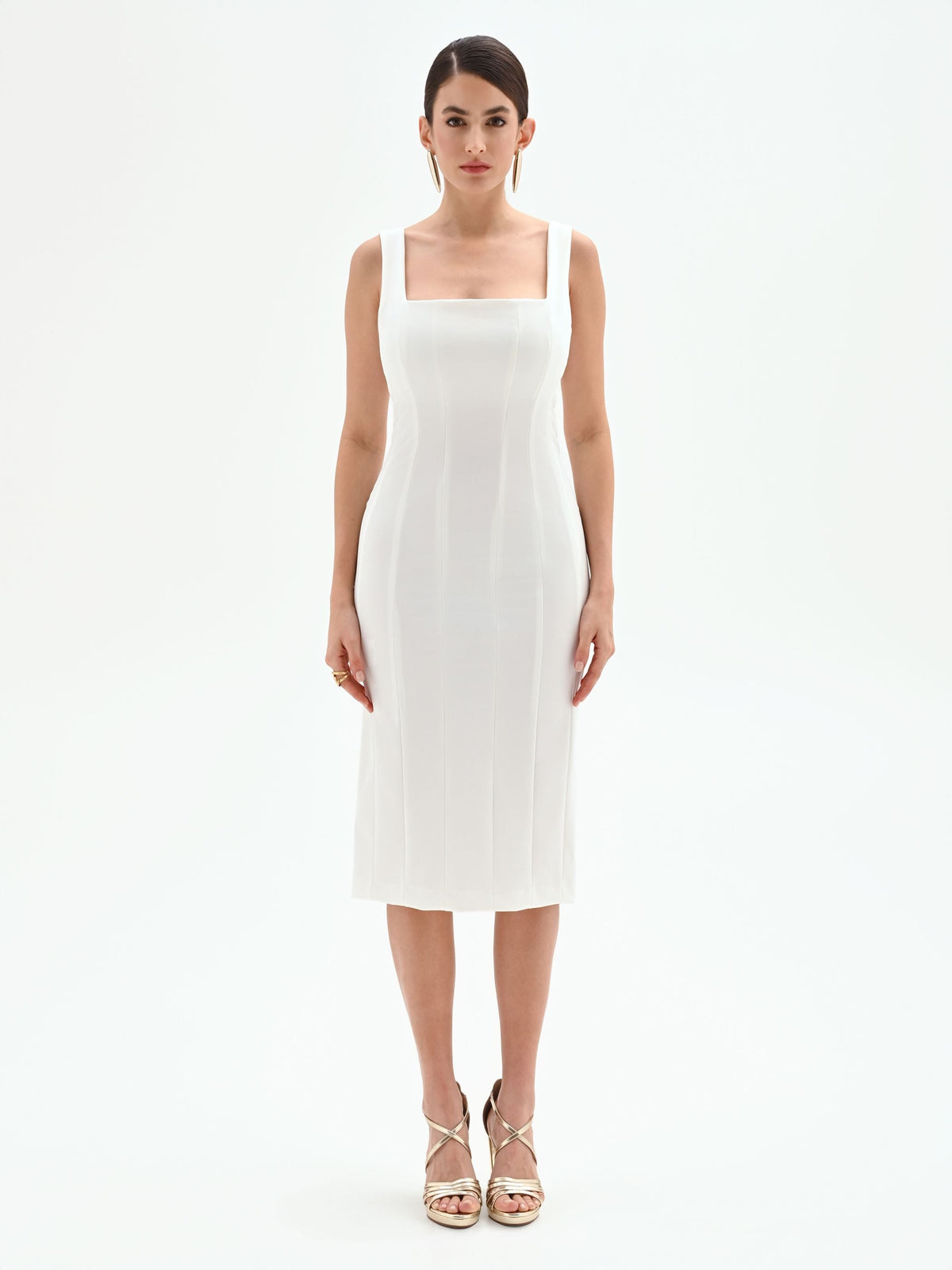 Abito midi bianco con scollo quadrato