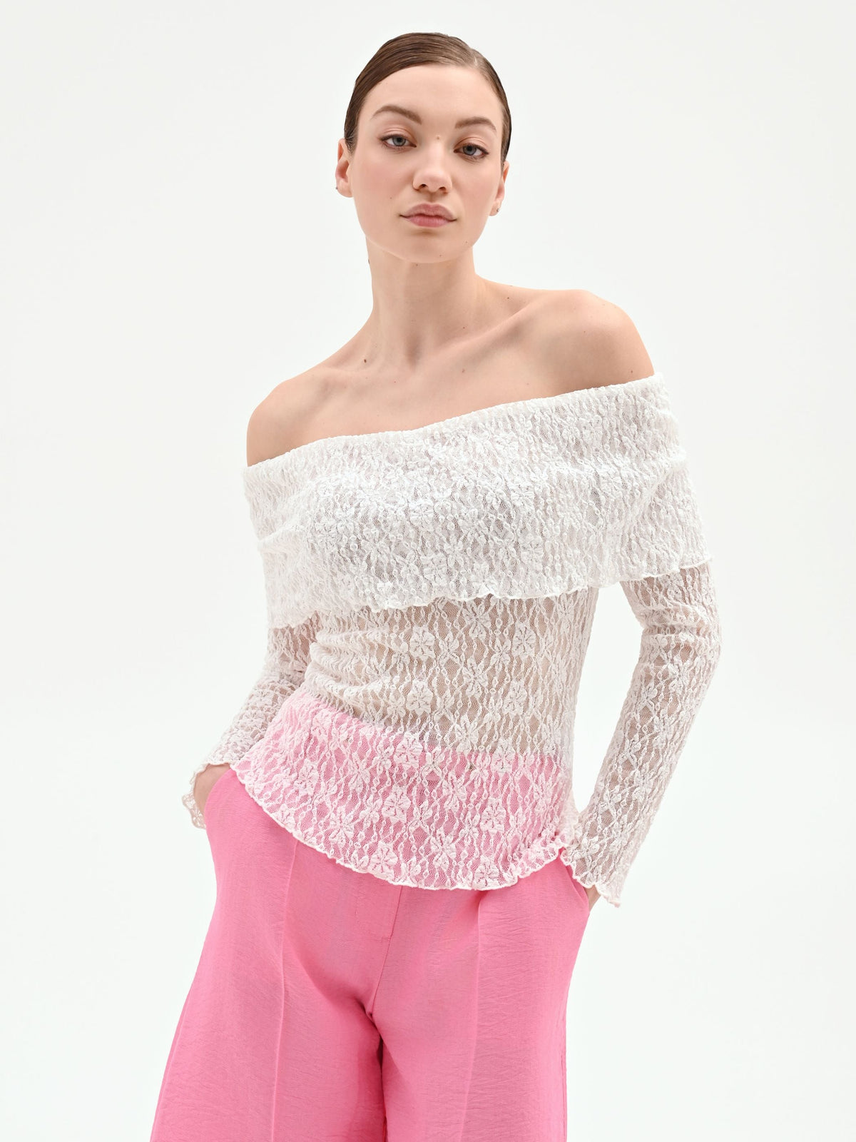 Blusa in pizzo panna bianco con spalle scoperte
