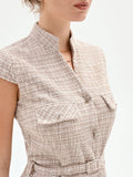 Abito a tubino beige chiaro in tweed con cintura