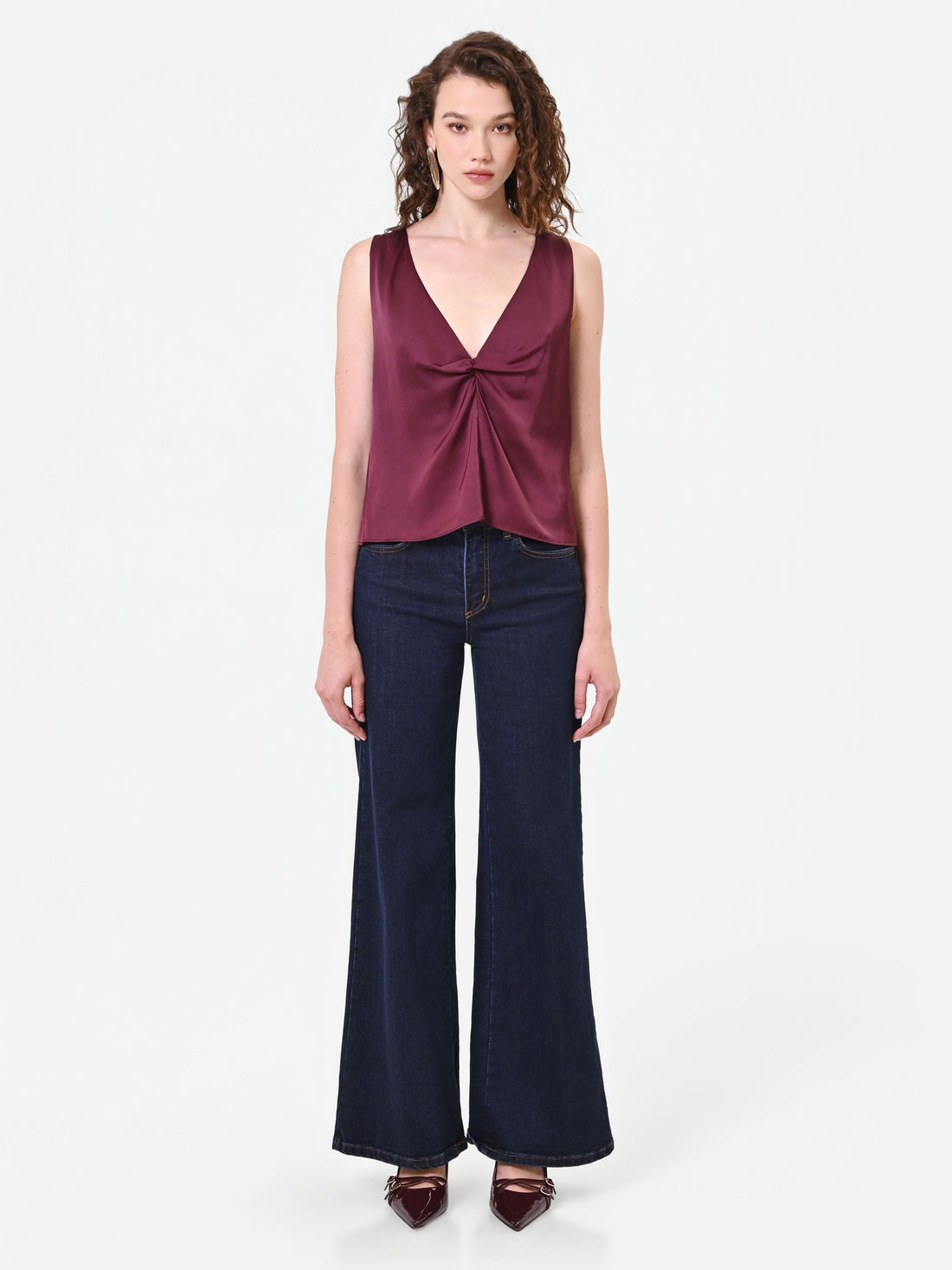 Top in raso bordeaux rosso con nodo