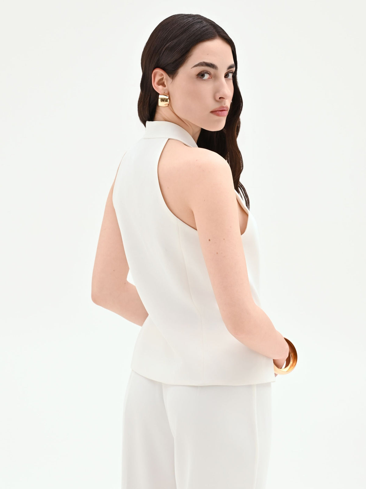 Gilet bianco con chiusura a fiocco laterale