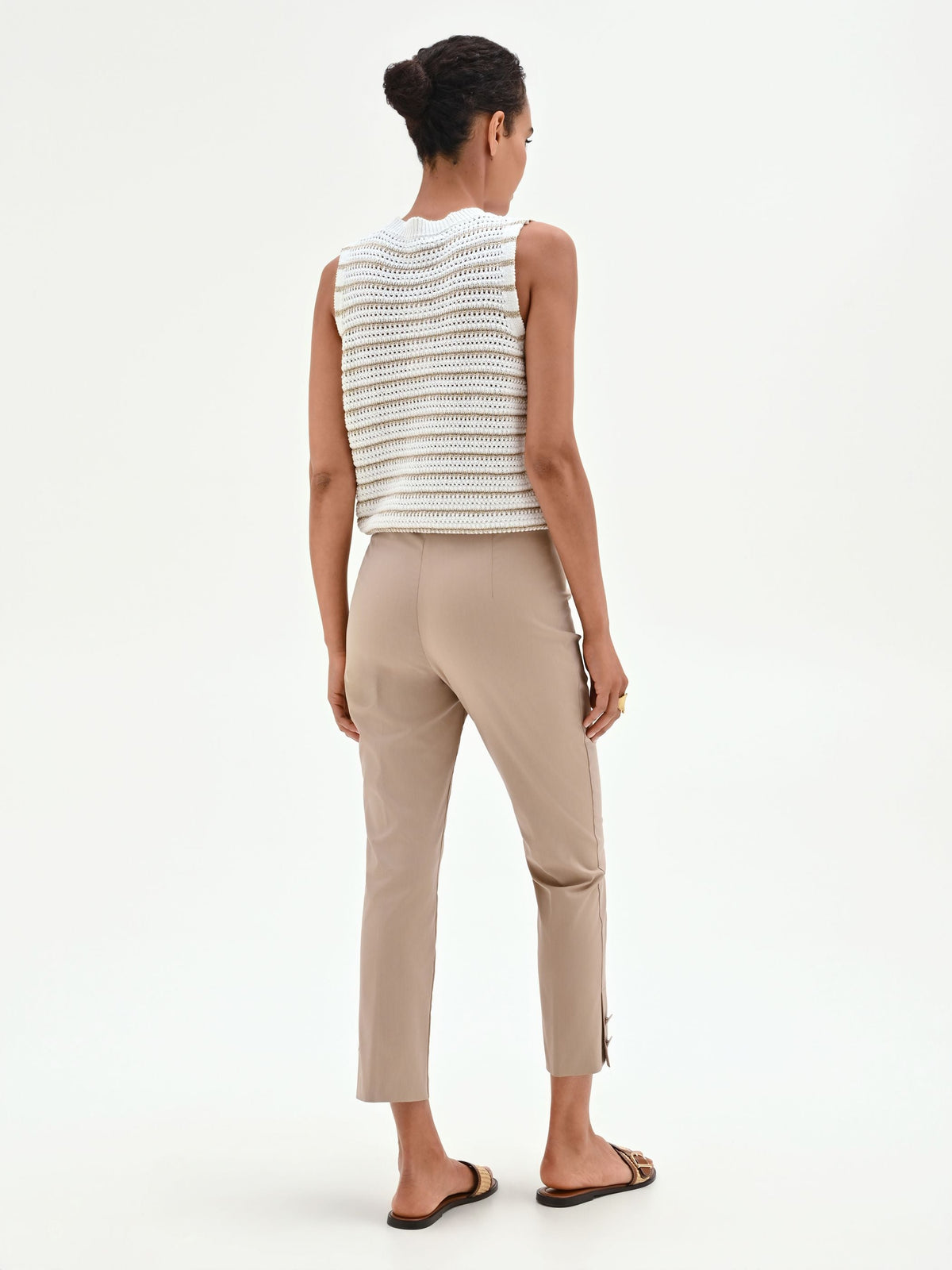 Pantalone cropped tortora beige con spacchi in raso di cotone
