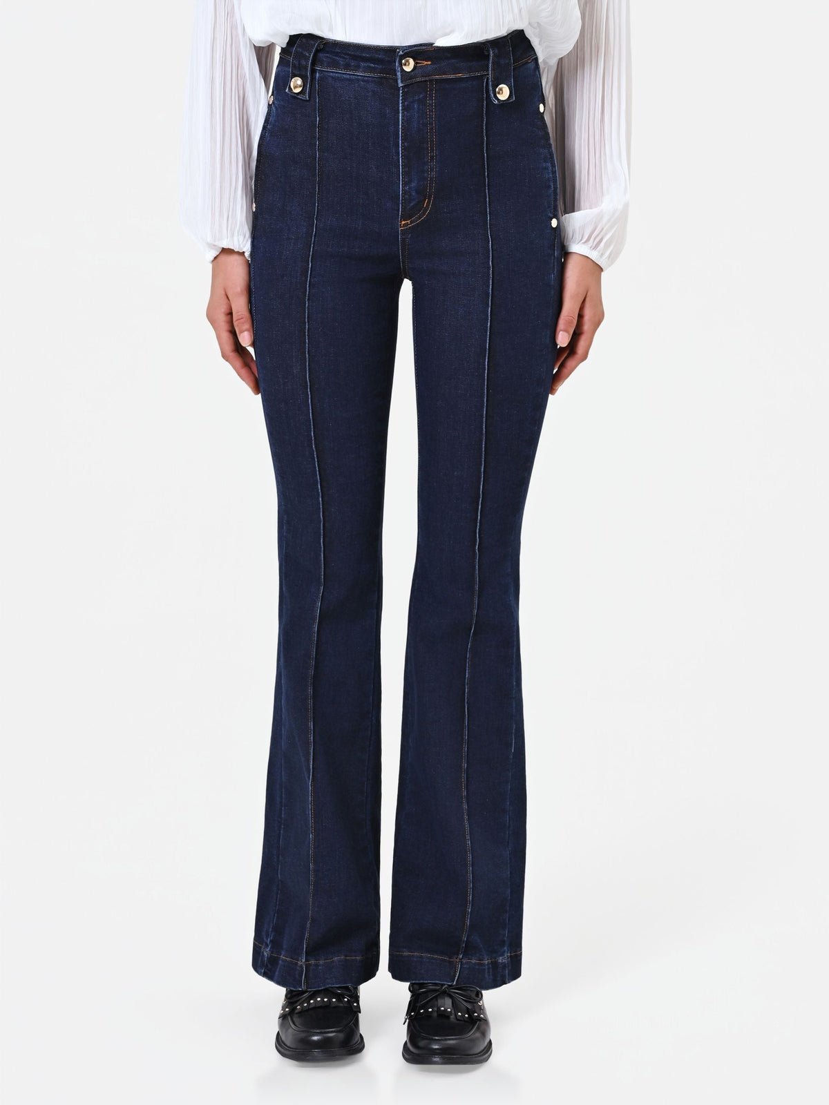 Jeans flare blu navy con bottoni dorati