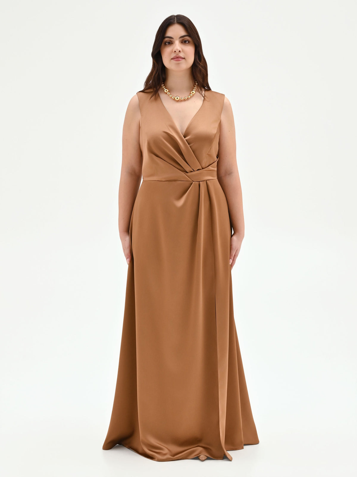 Abito curvy lungo marrone bronzo con scollo drappeggiato