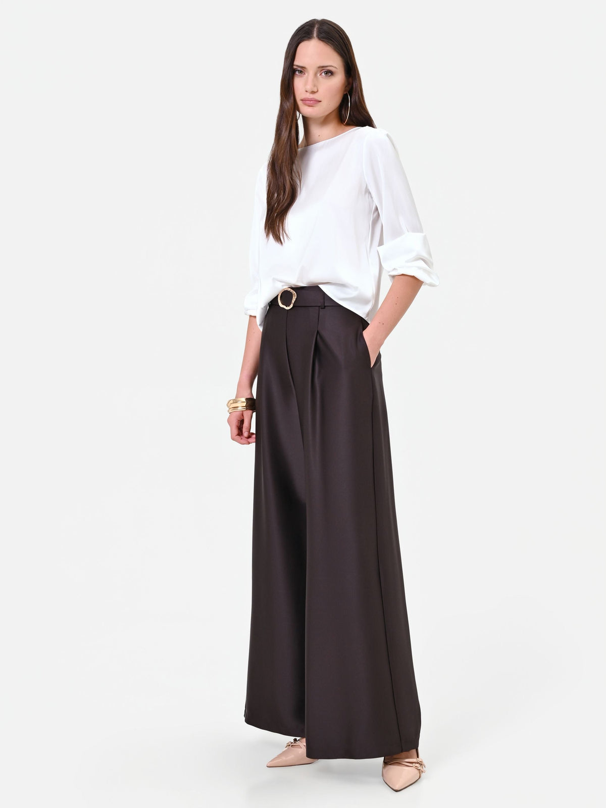 Pantalone palazzo moro marrone con cintura in raso