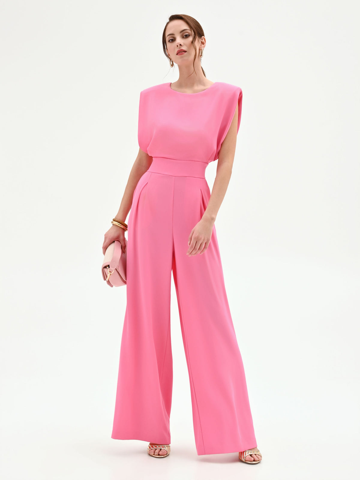 Tuta rosa con pantalone a palazzo