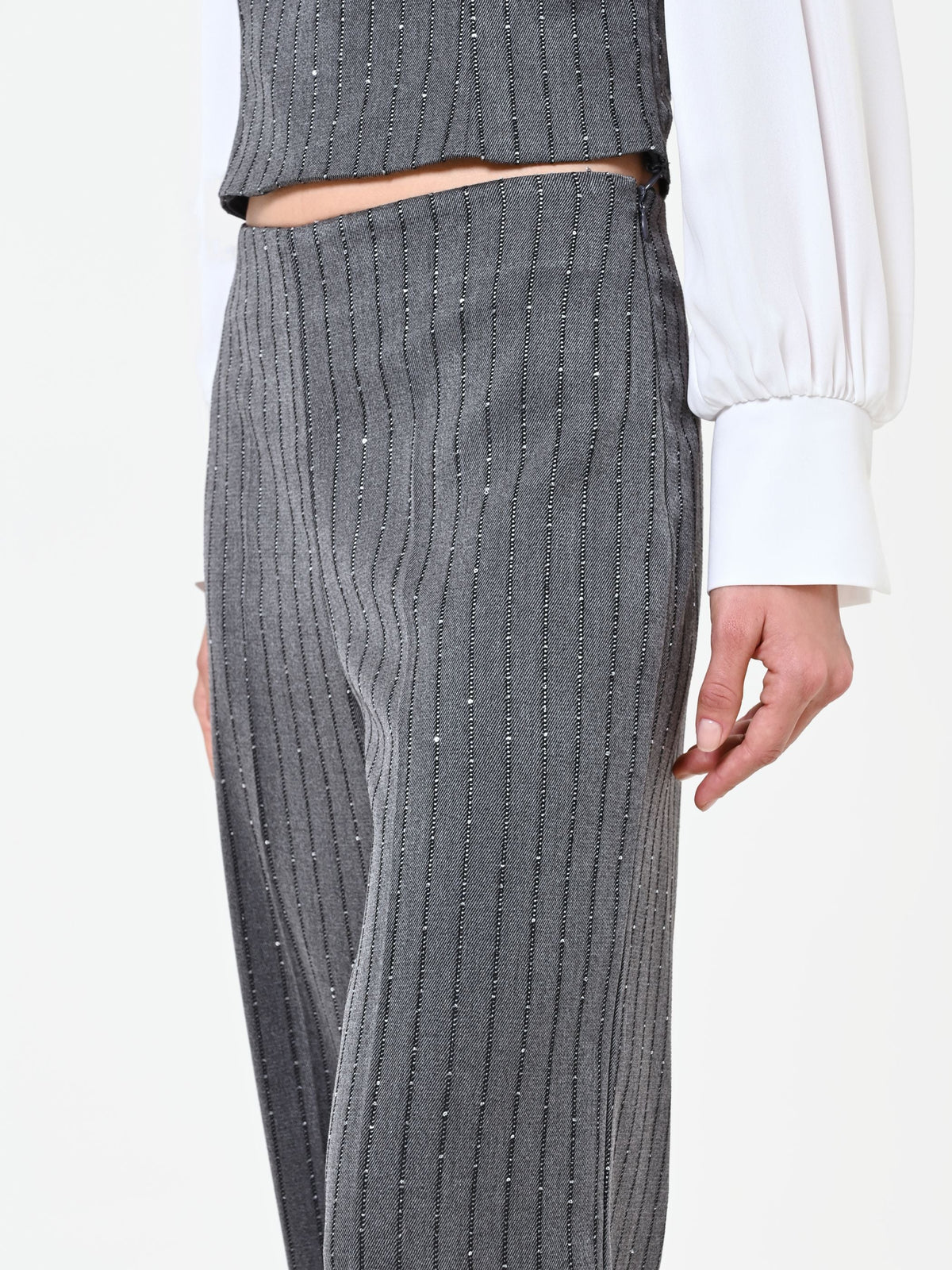 Pantalone gessato grigio con paillettes
