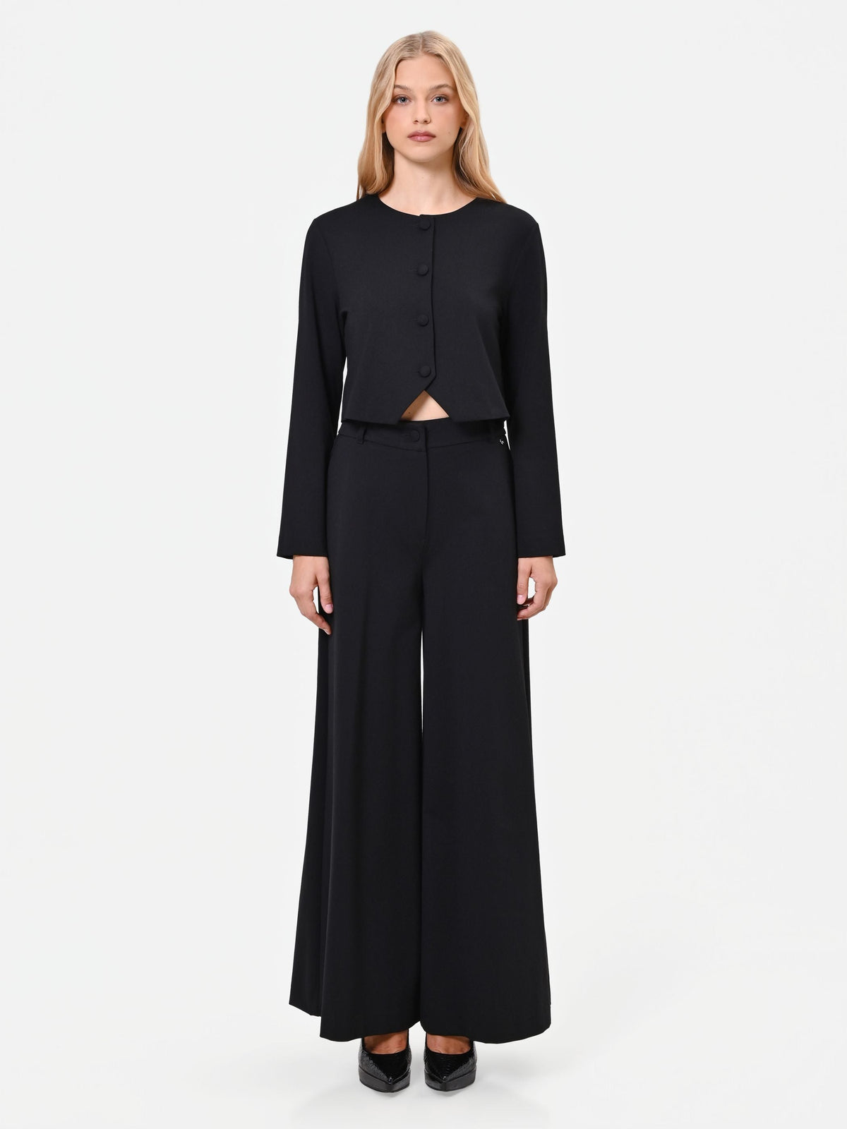 Giacca cropped nera in punto milano