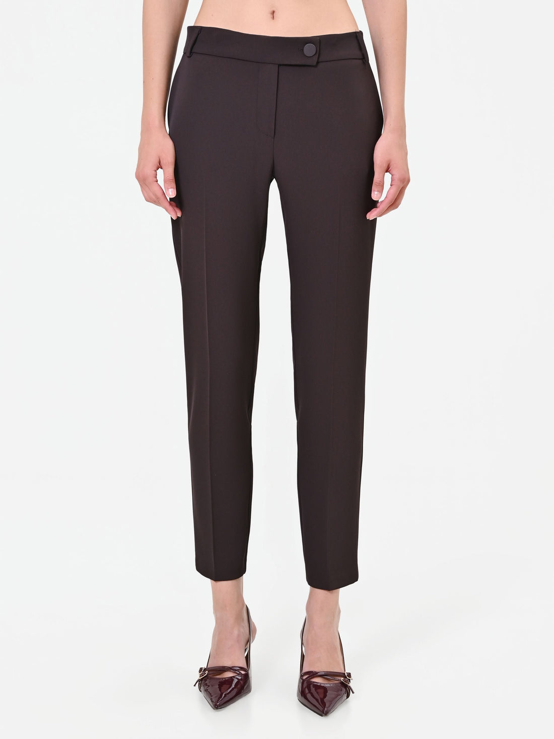 Pantalone marrone moro con piega stirata