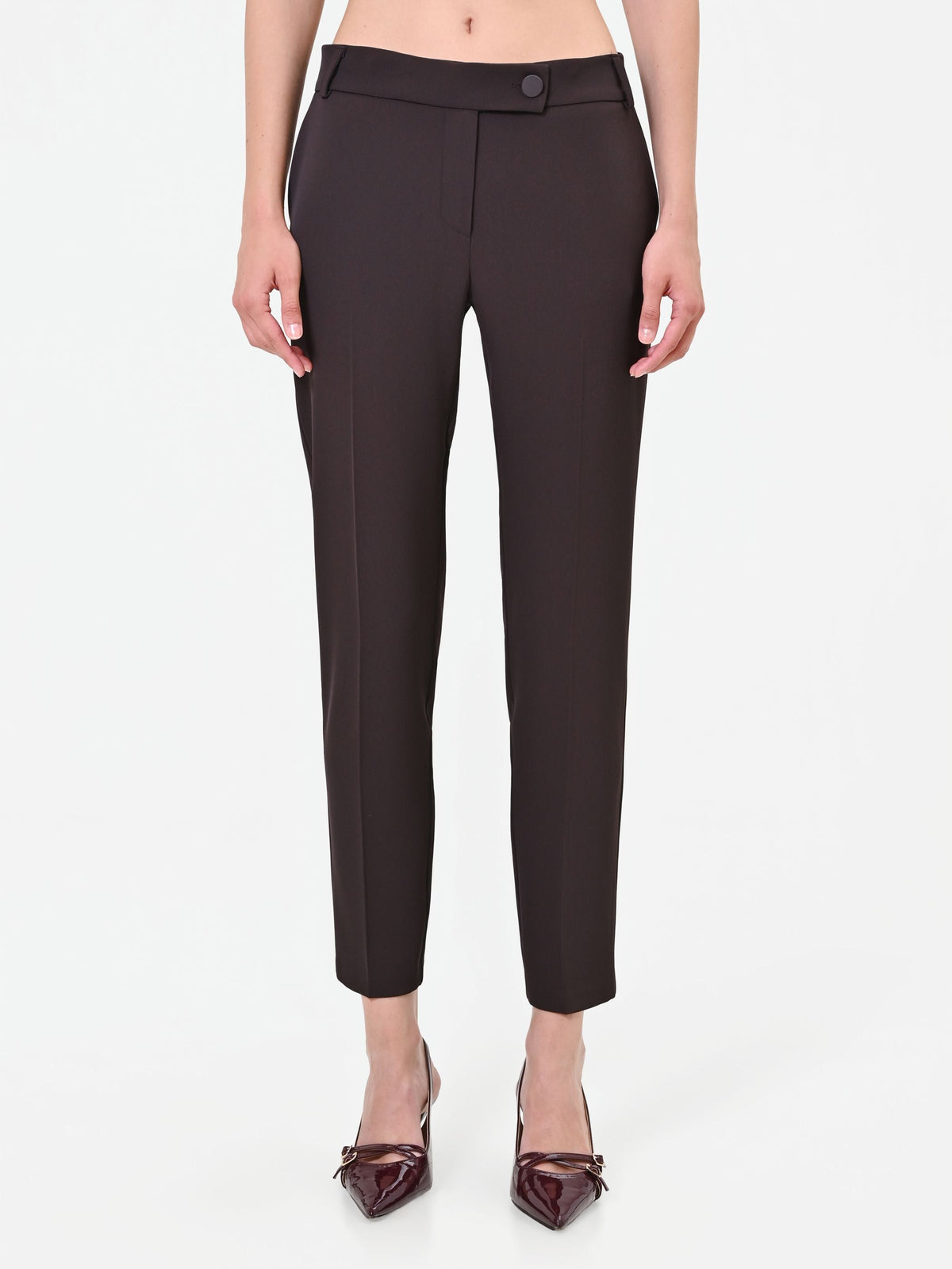 Pantalone marrone moro con piega stirata