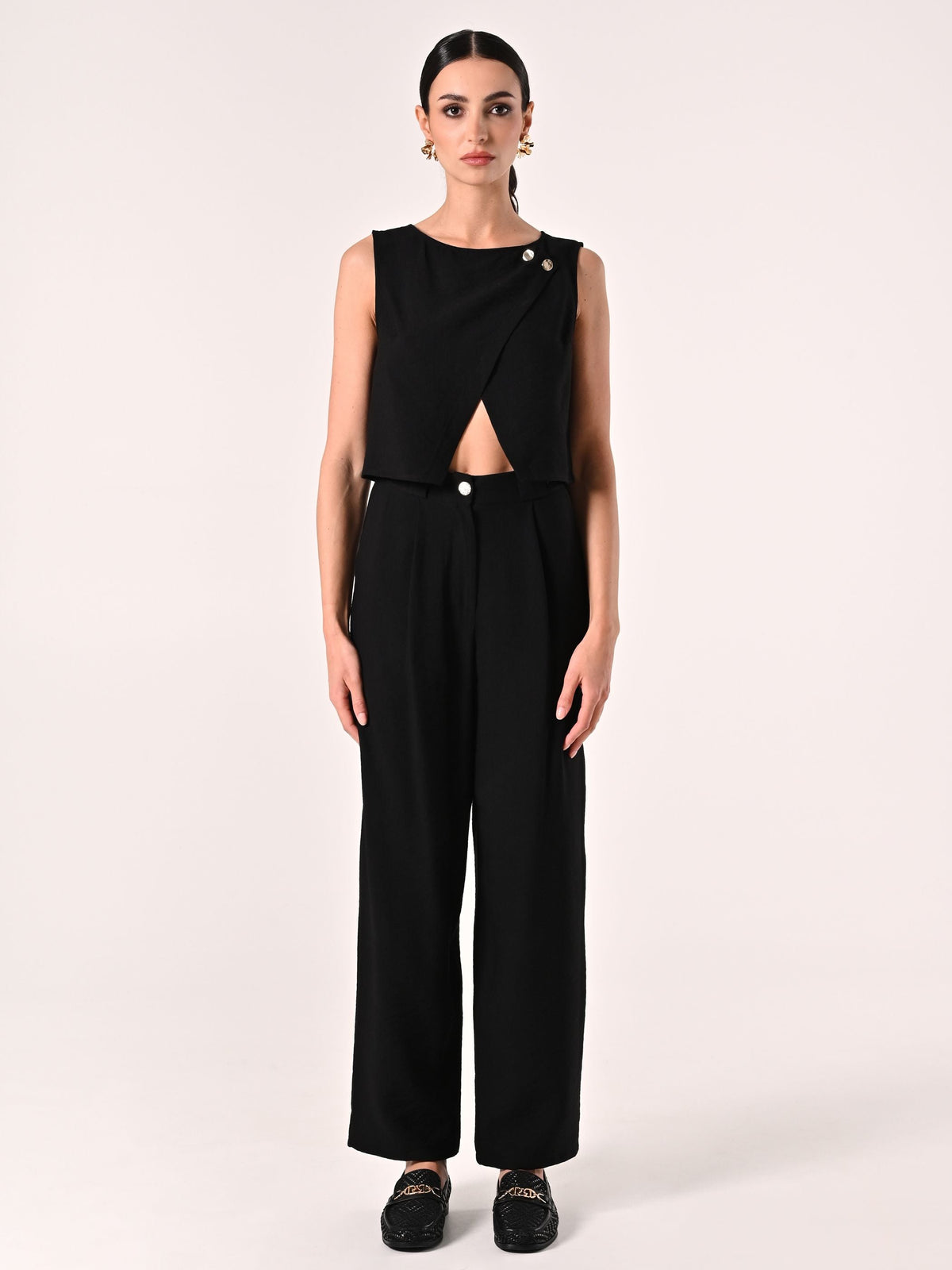 Crop Top Nero con Bottoni Gioiello