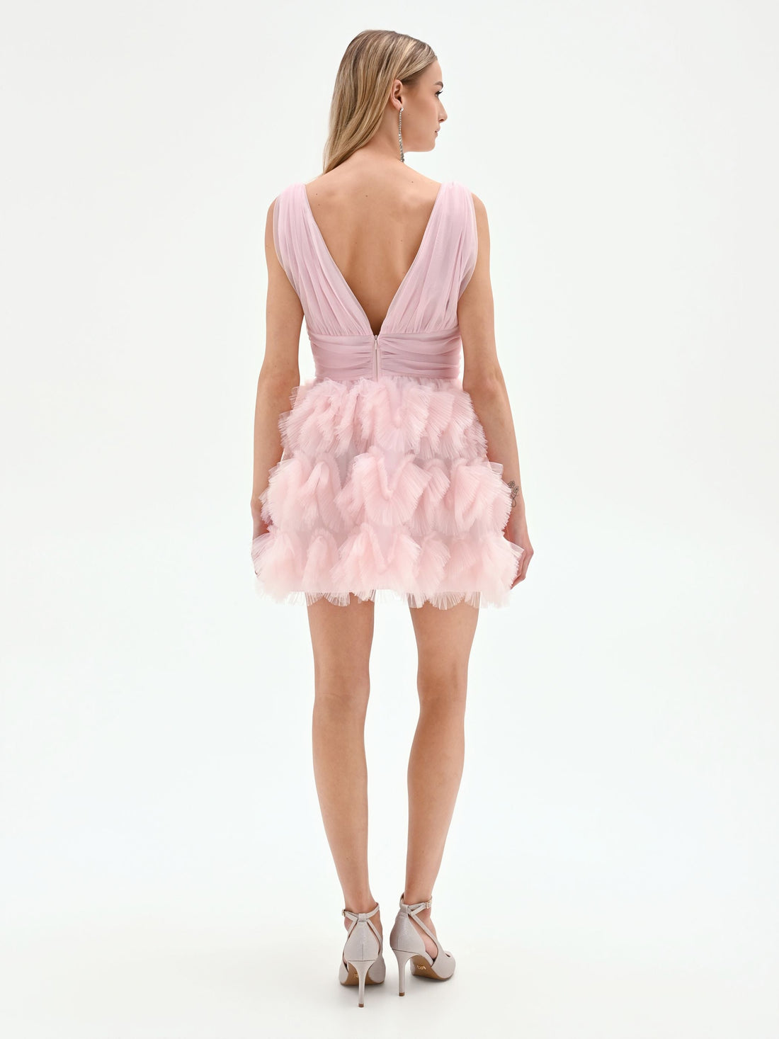 Abito corto rosa pastello con gonna in tulle