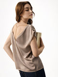 Top tortora beige in raso con maniche a petalo
