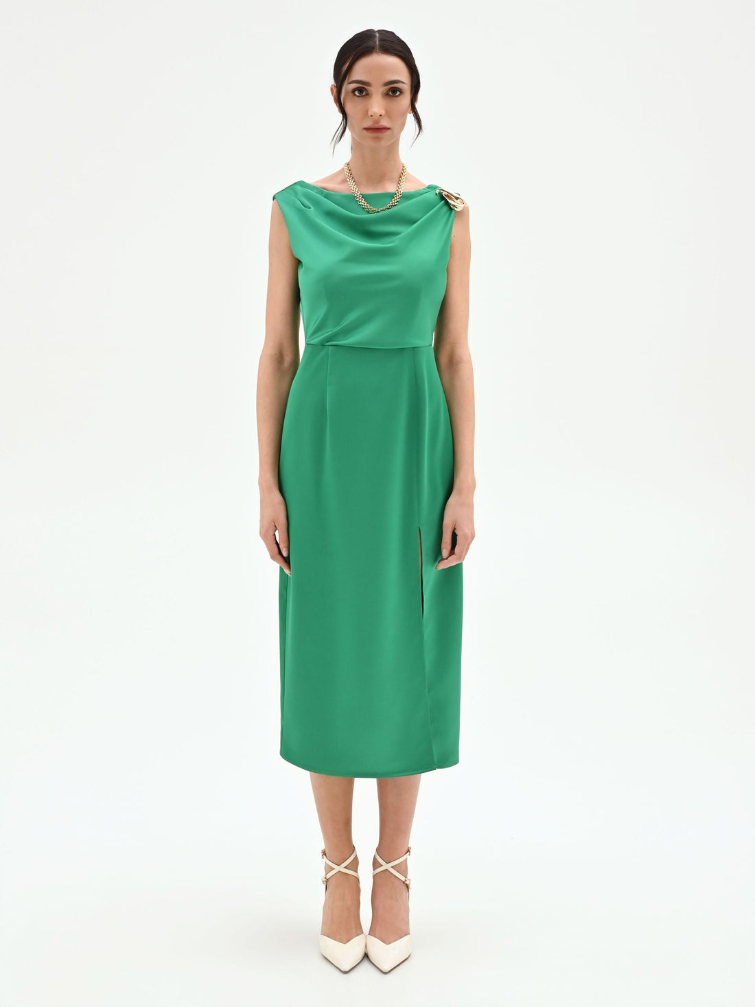 Abito tubino verde prato con scollo drappeggiato