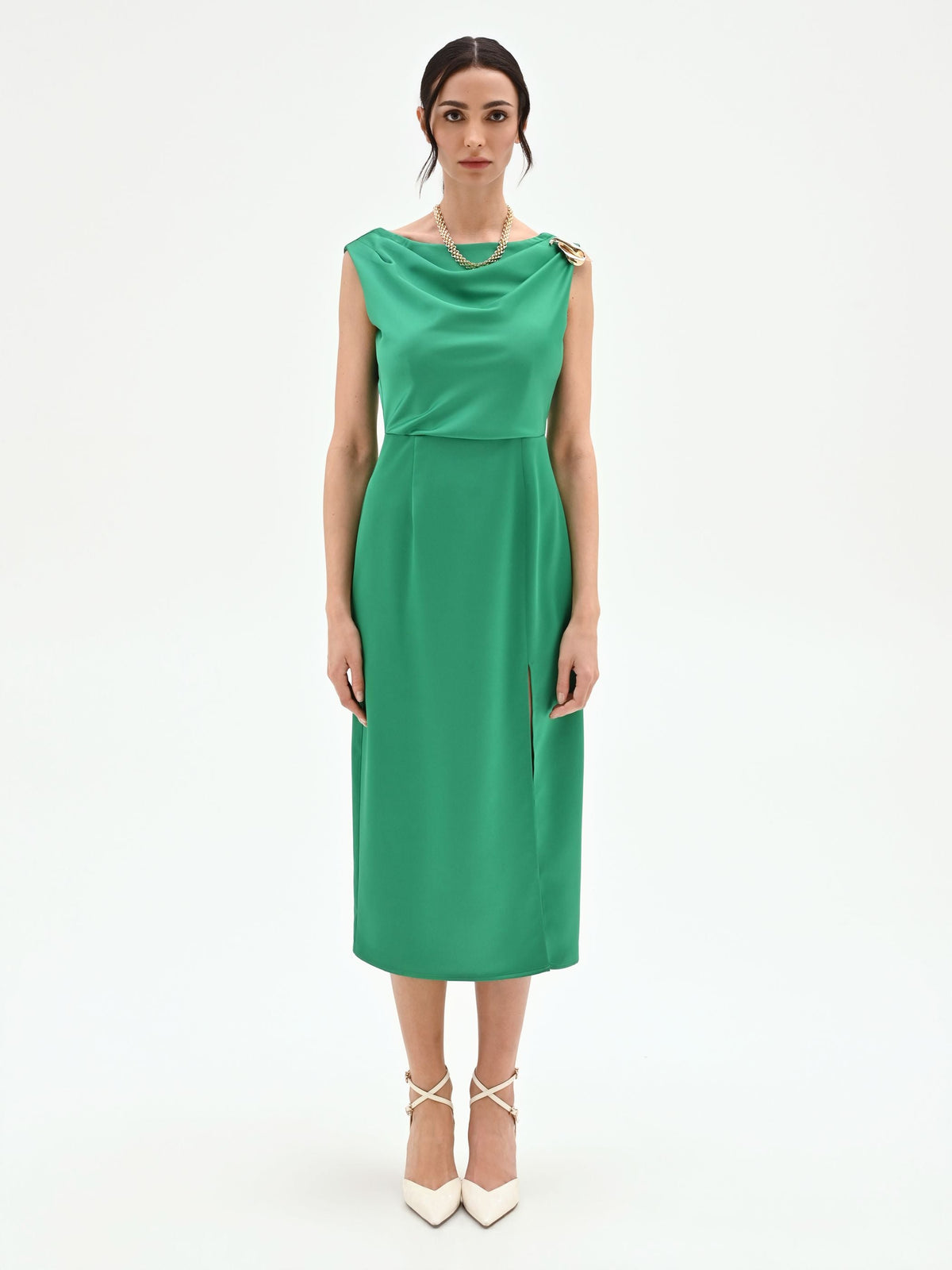 Abito tubino verde prato con scollo drappeggiato