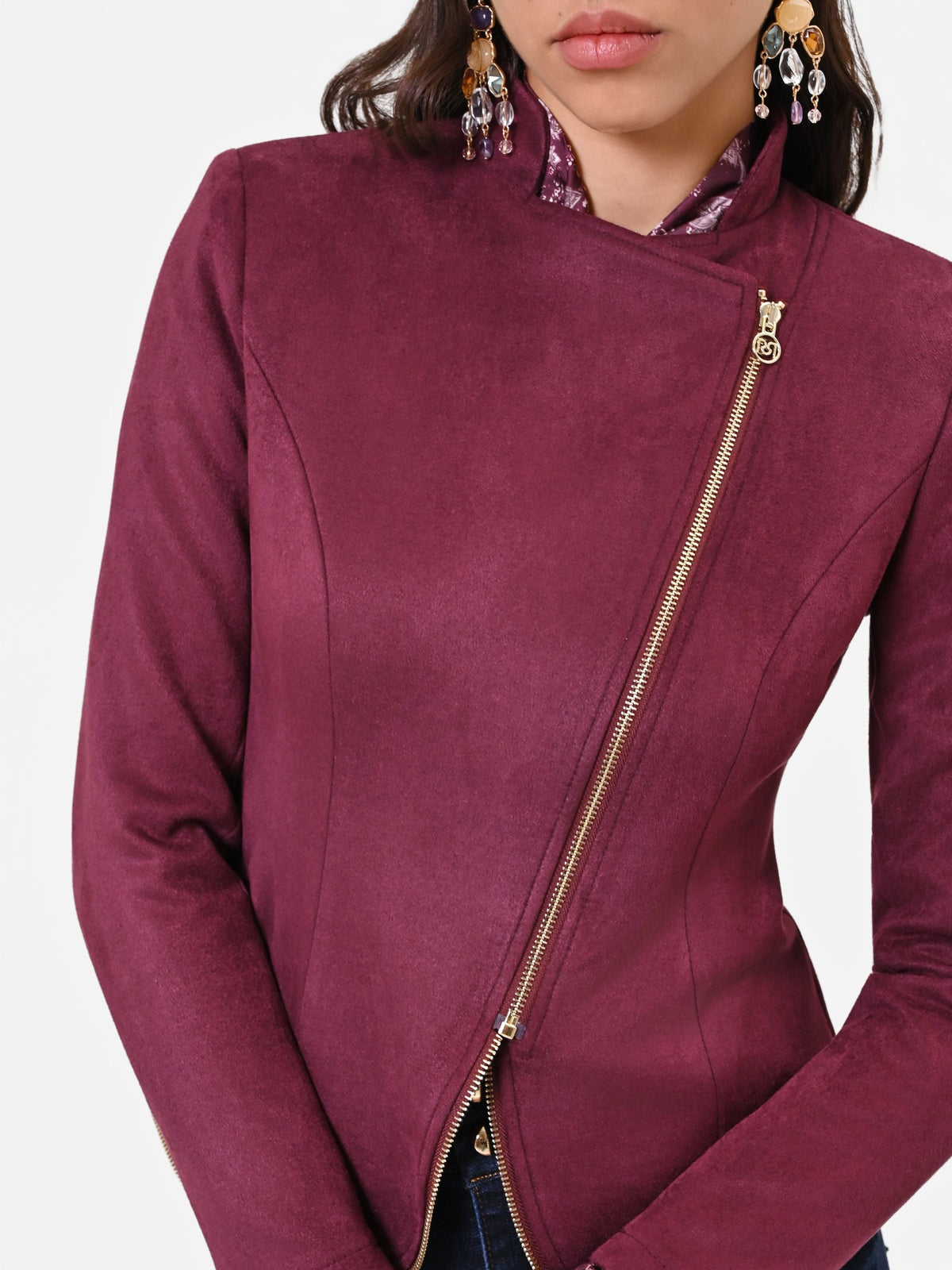 Giacca bordeaux con zip asimmetrica effetto suede