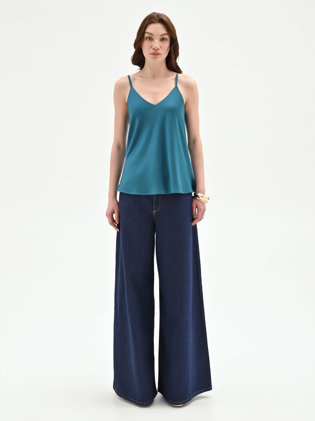 Top rosa in raso con scollo a v