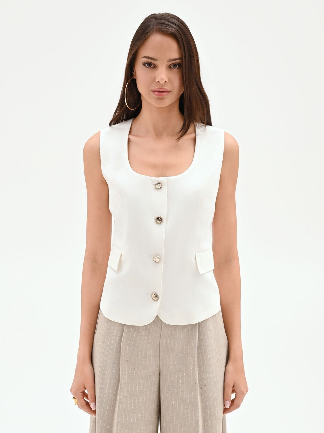 Gilet panna bianco dal taglio definito