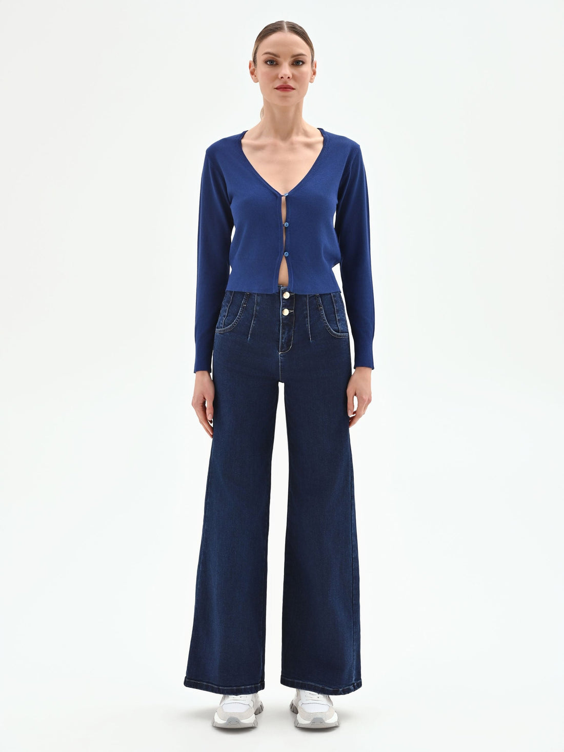 Cardigan blu brillante in maglia fine