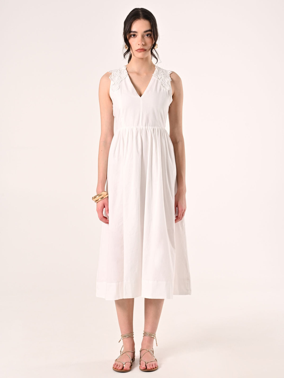 Abito Bianco con Inserti in Pizzo Macramé