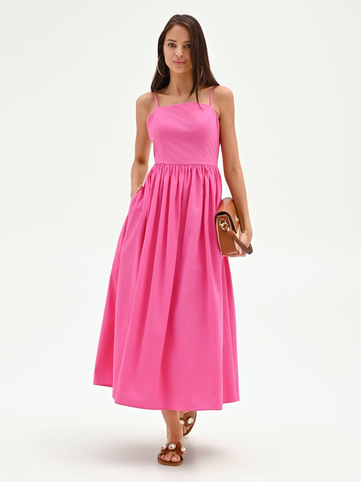Abito midi fucsia con gonna ampia