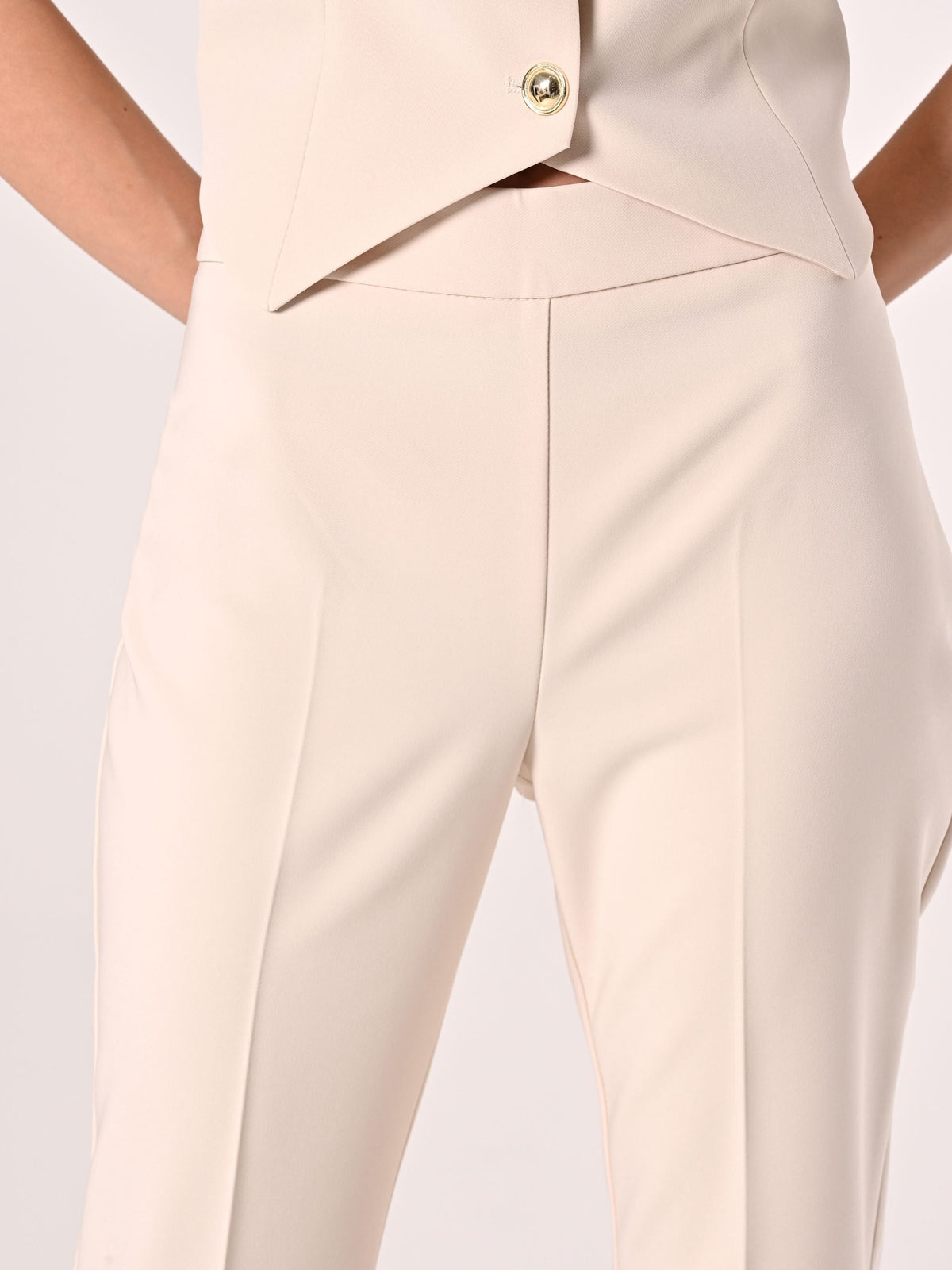 Pantaloni Flared in Tessuto Tecnico Beige Chiaro