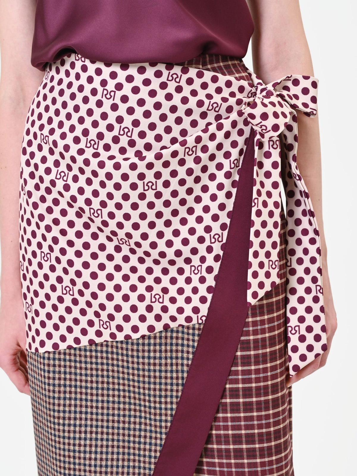 Gonna a portafoglio bordeaux con design patchwork