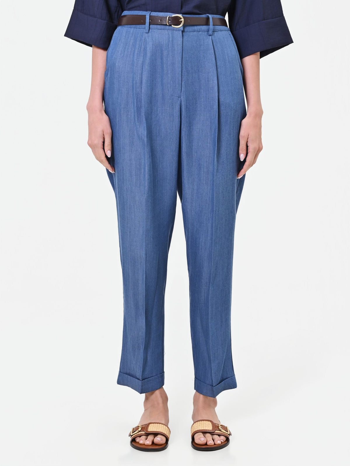 Pantalone blu in lyocell con pinces