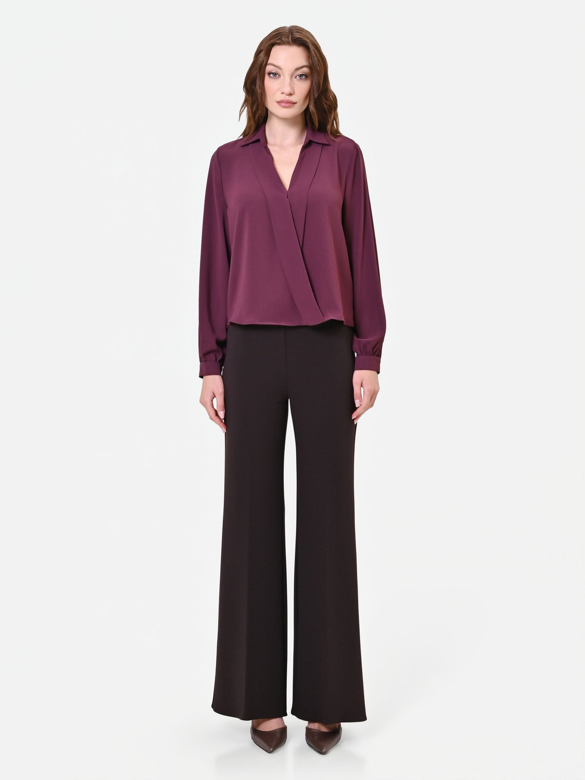 Blusa a camicia bordeaux rosso con cuciture sagomate