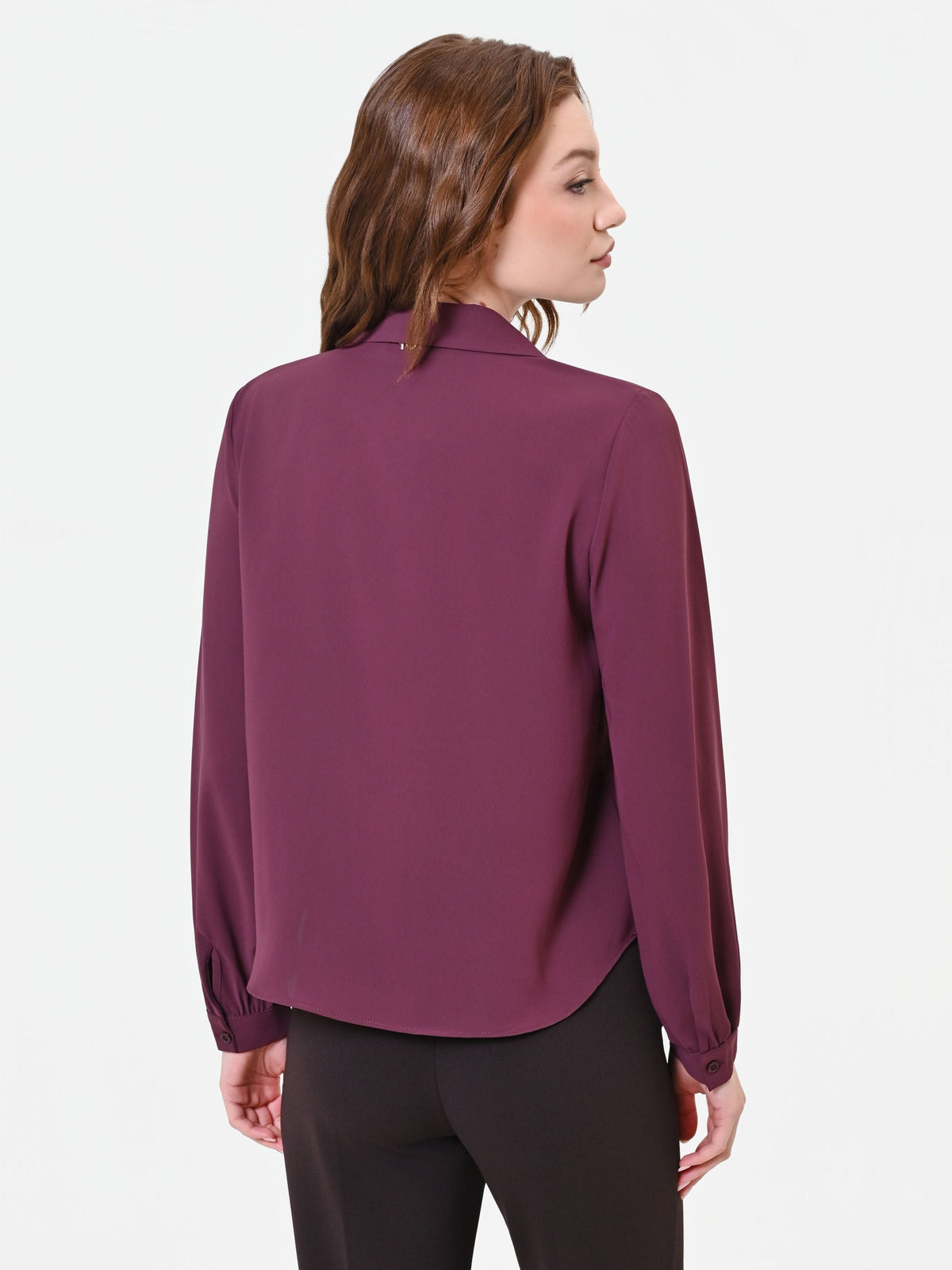 Blusa a camicia bordeaux rosso con cuciture sagomate