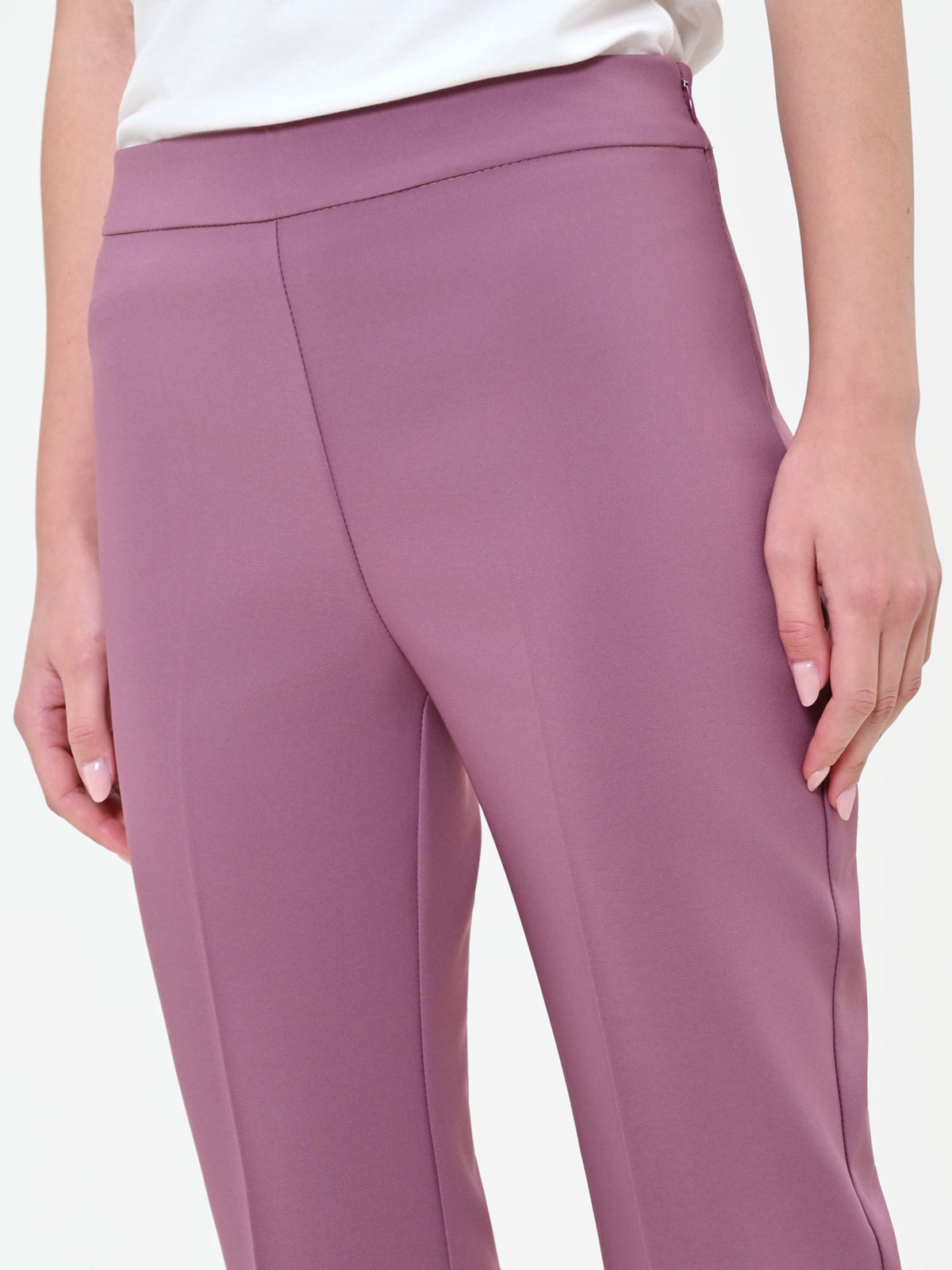 Pantalone bootcut rosa antico con piega stirata