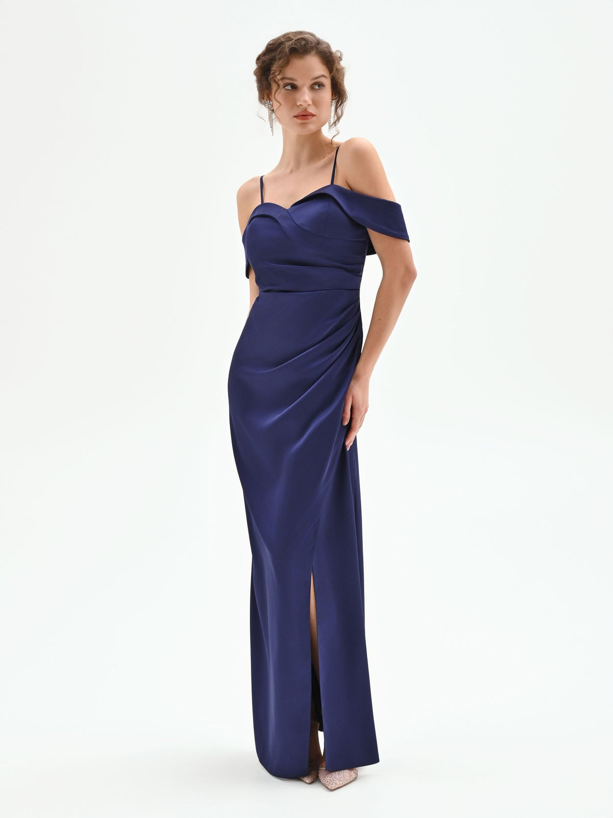 Abito lungo atelier blu indaco con drappeggio laterale