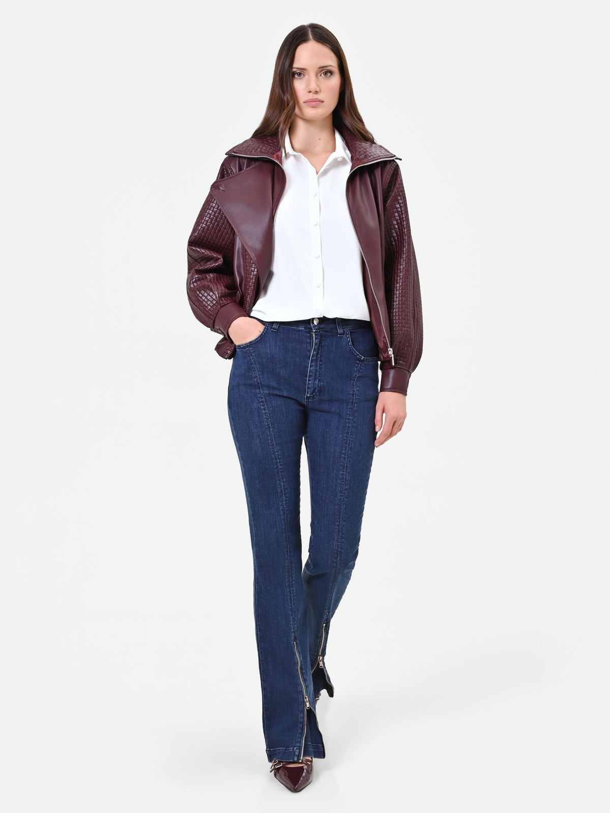 Pantaloni jeans blu con spacco frontale