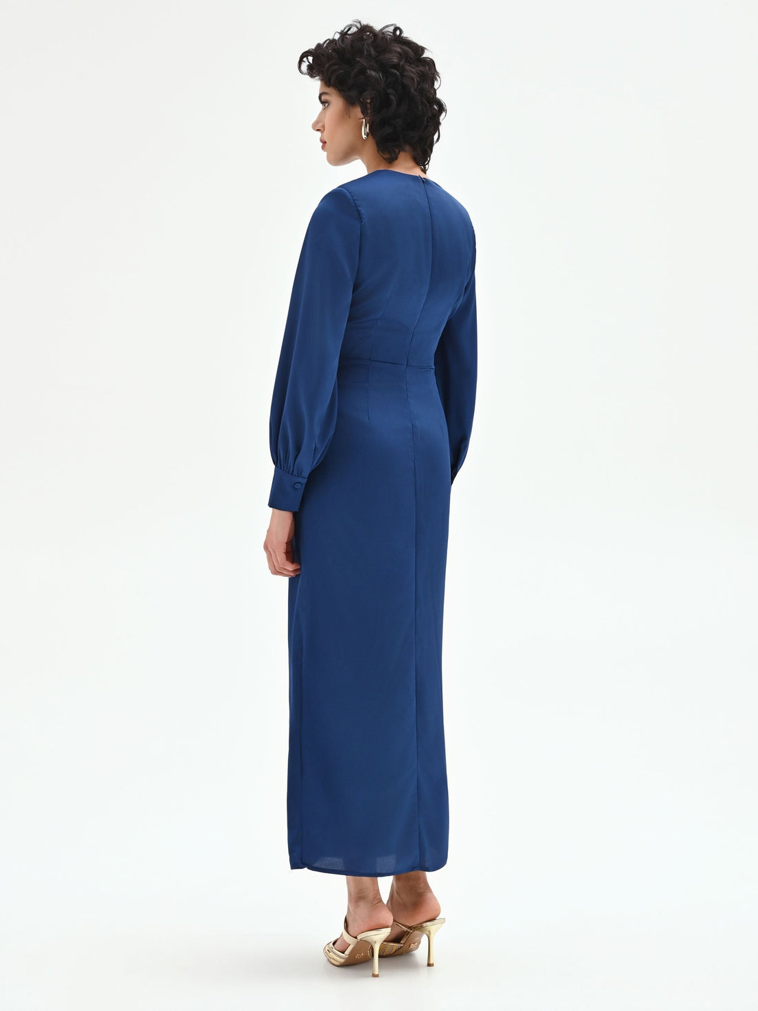 Abito lungo blu brillante con cut-out e applicazione gioiello