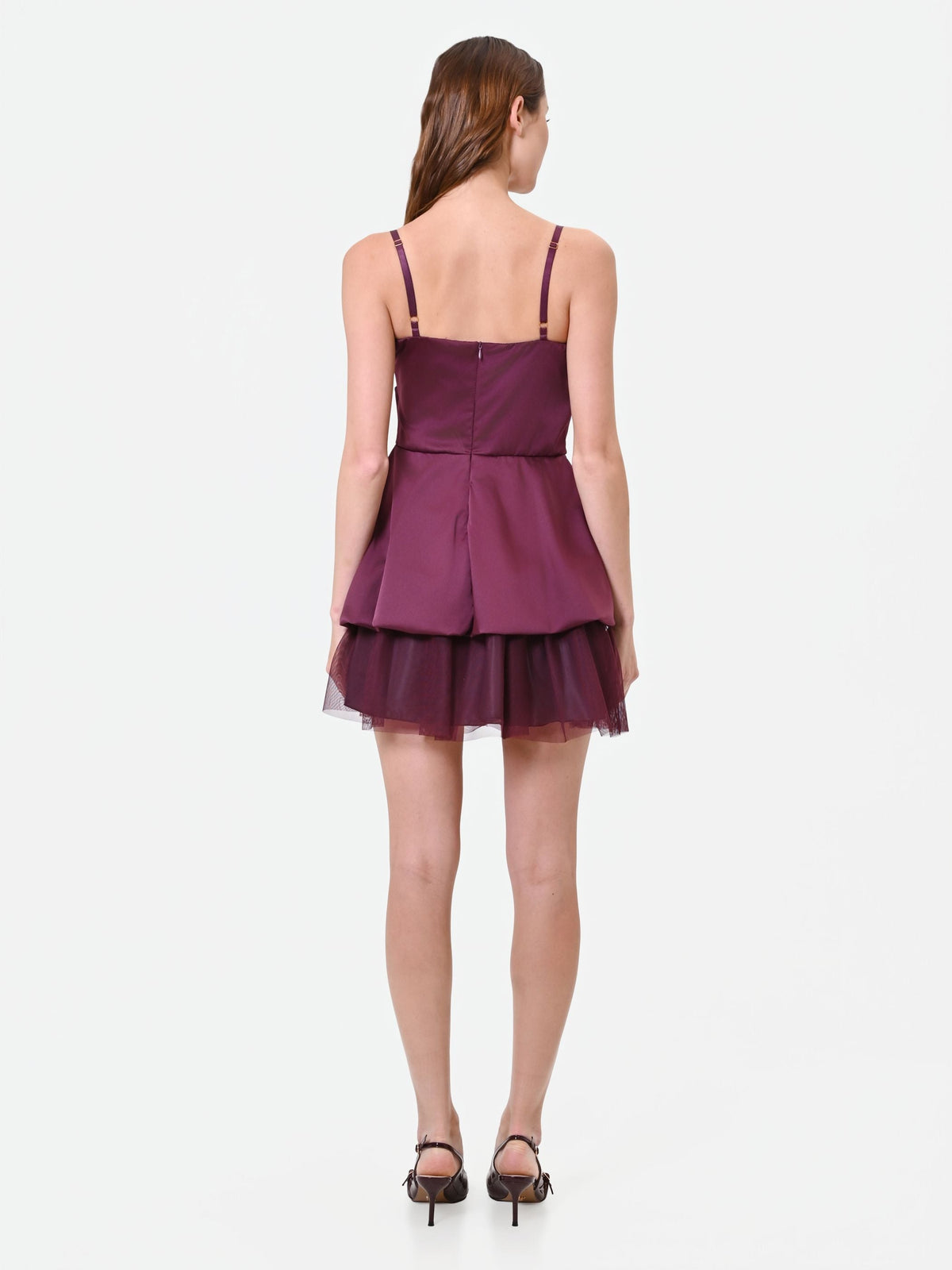 Abito corto rosso bordeaux drappeggiato in raso