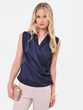 Top in raso blu navy con scollo incrociato