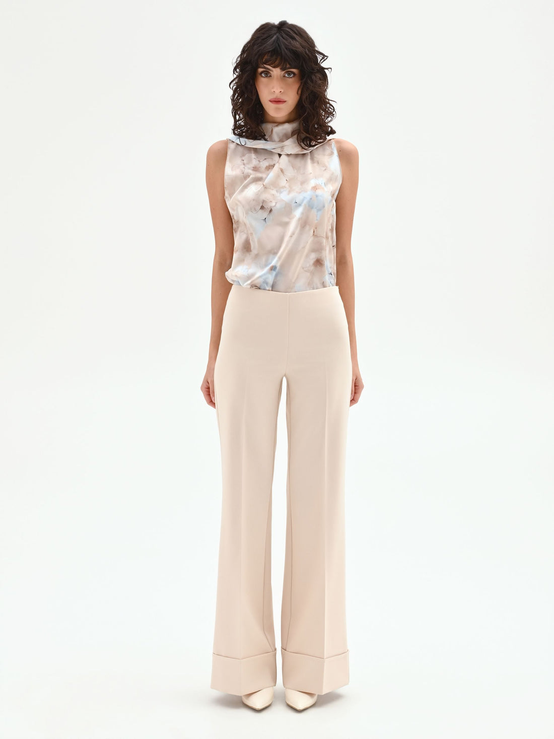 Pantalone a palazzo beige chiaro con risvolto