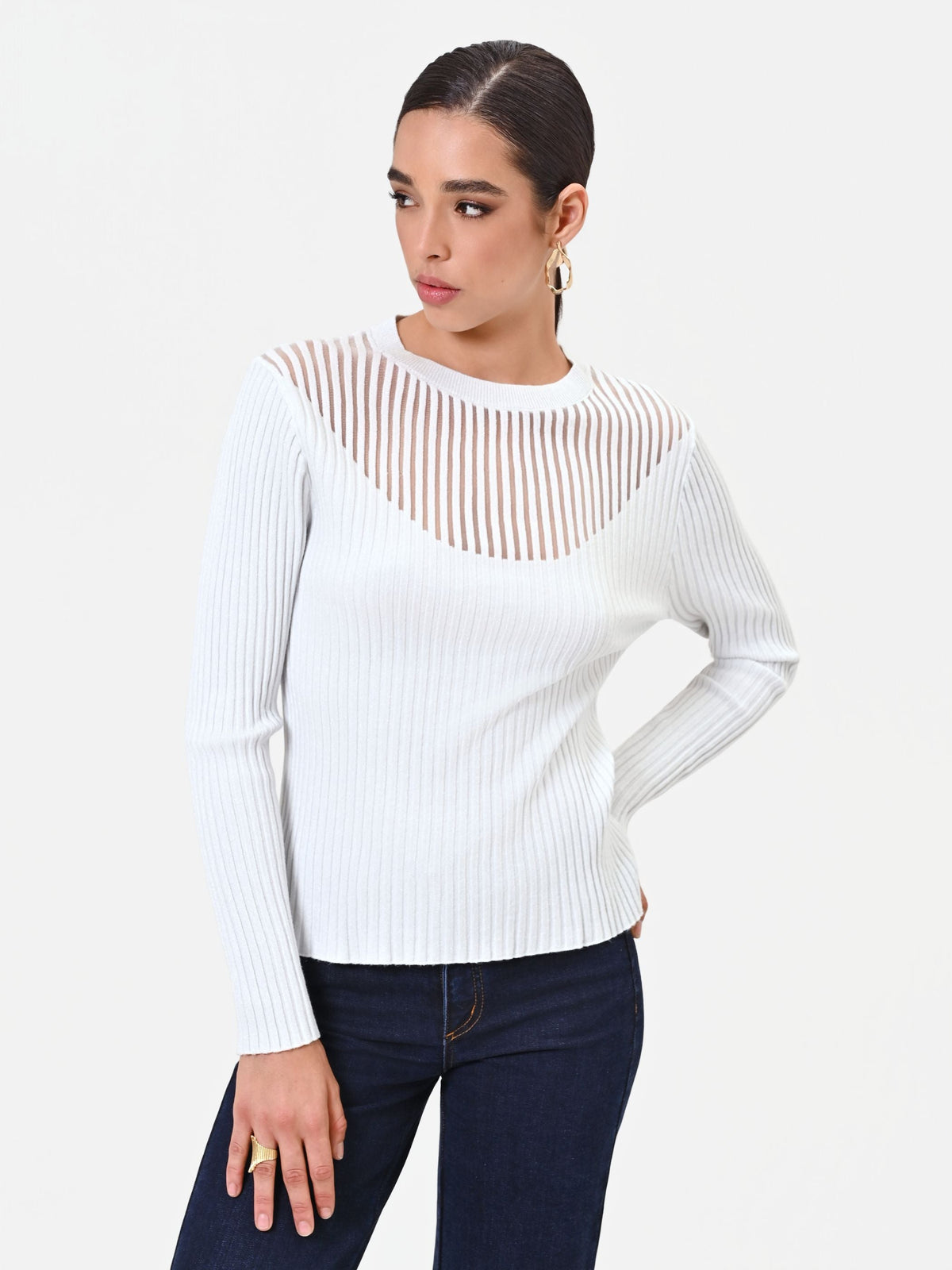 Maglia in viscosa bianco panna a coste con trasparenze