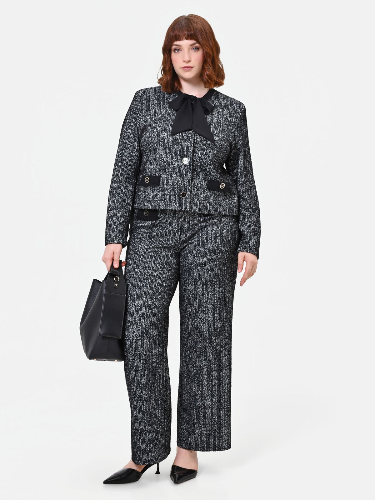 Pantalone Curvy nero a gamba dritta in tessuto boucle