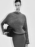 Maglia a collo alto grigia con filato lurex