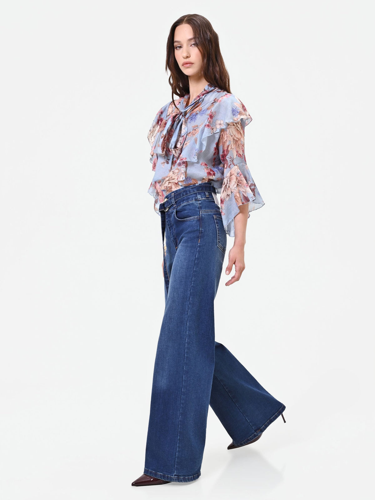 Jeans blu a vita alta con cintura gamba ampia