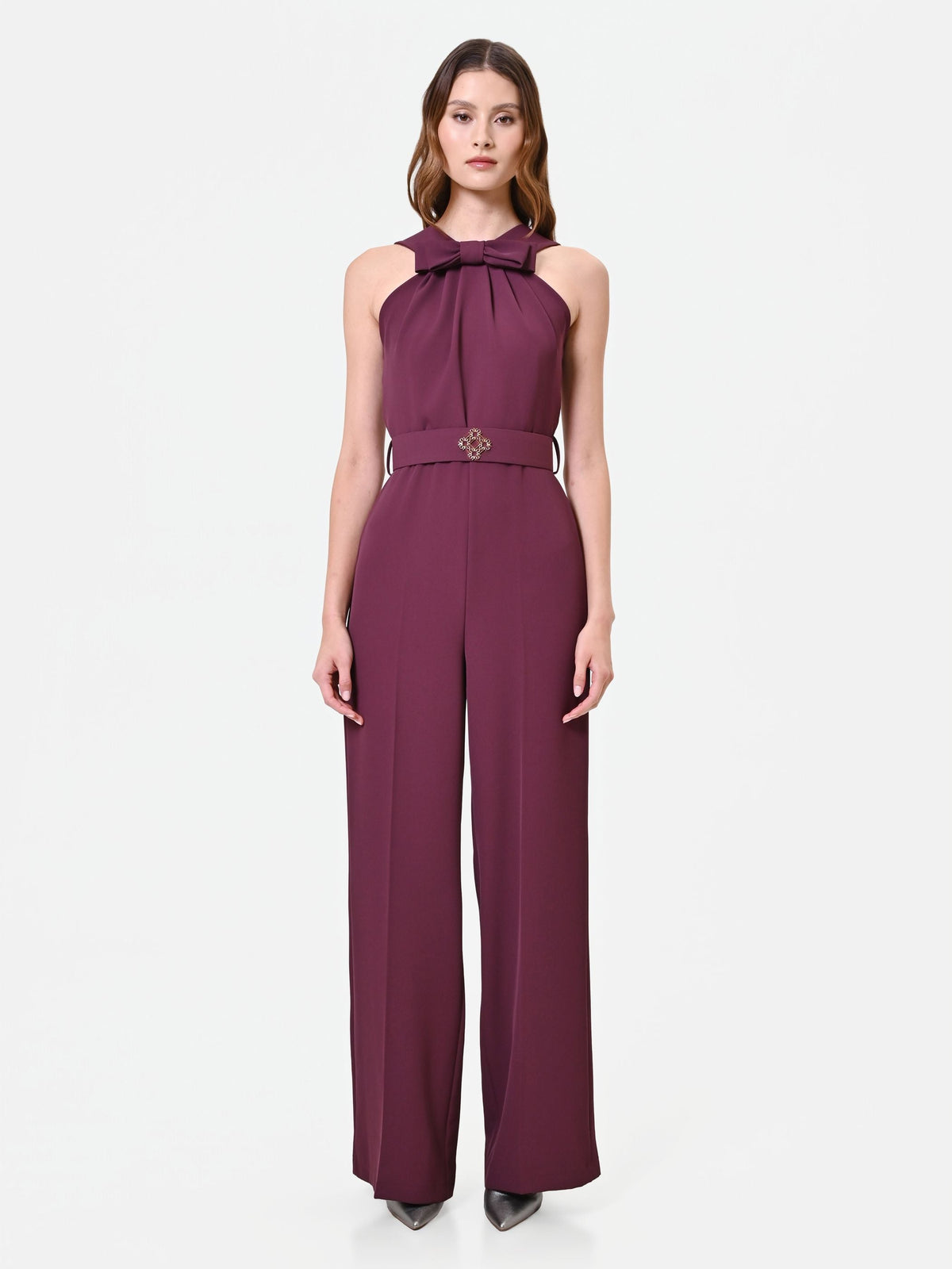 Tuta bordeaux con maxi fiocco al collo