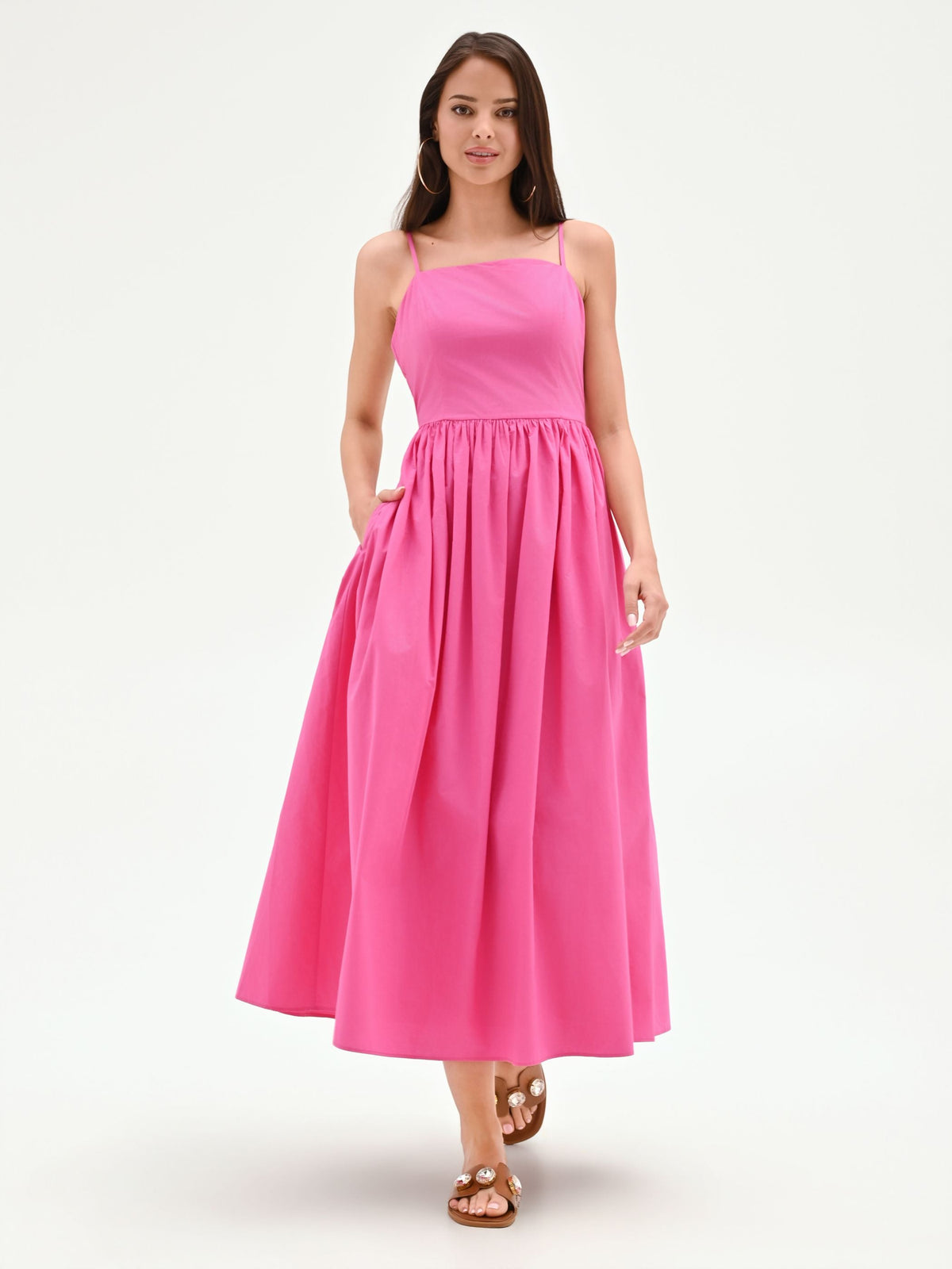 Abito midi fucsia con gonna ampia