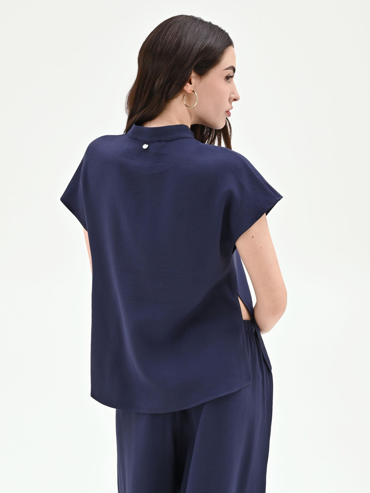 Camicia blu navy con colletto alla coreana