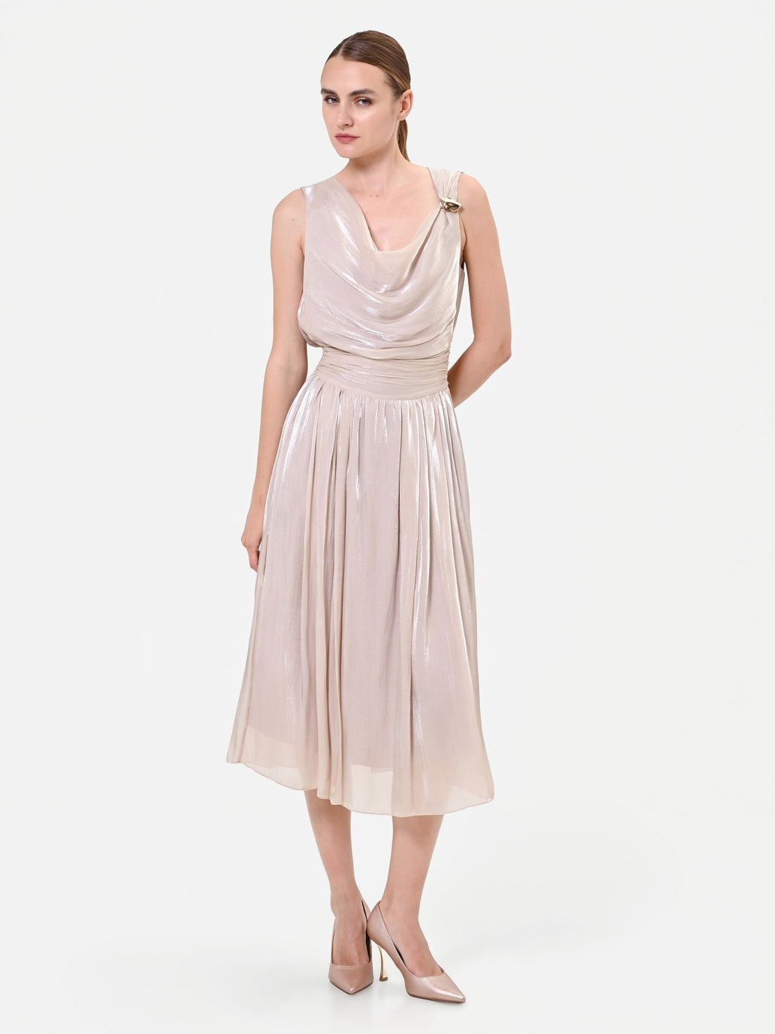 Abito midi tortora beige con scollo drappeggiato