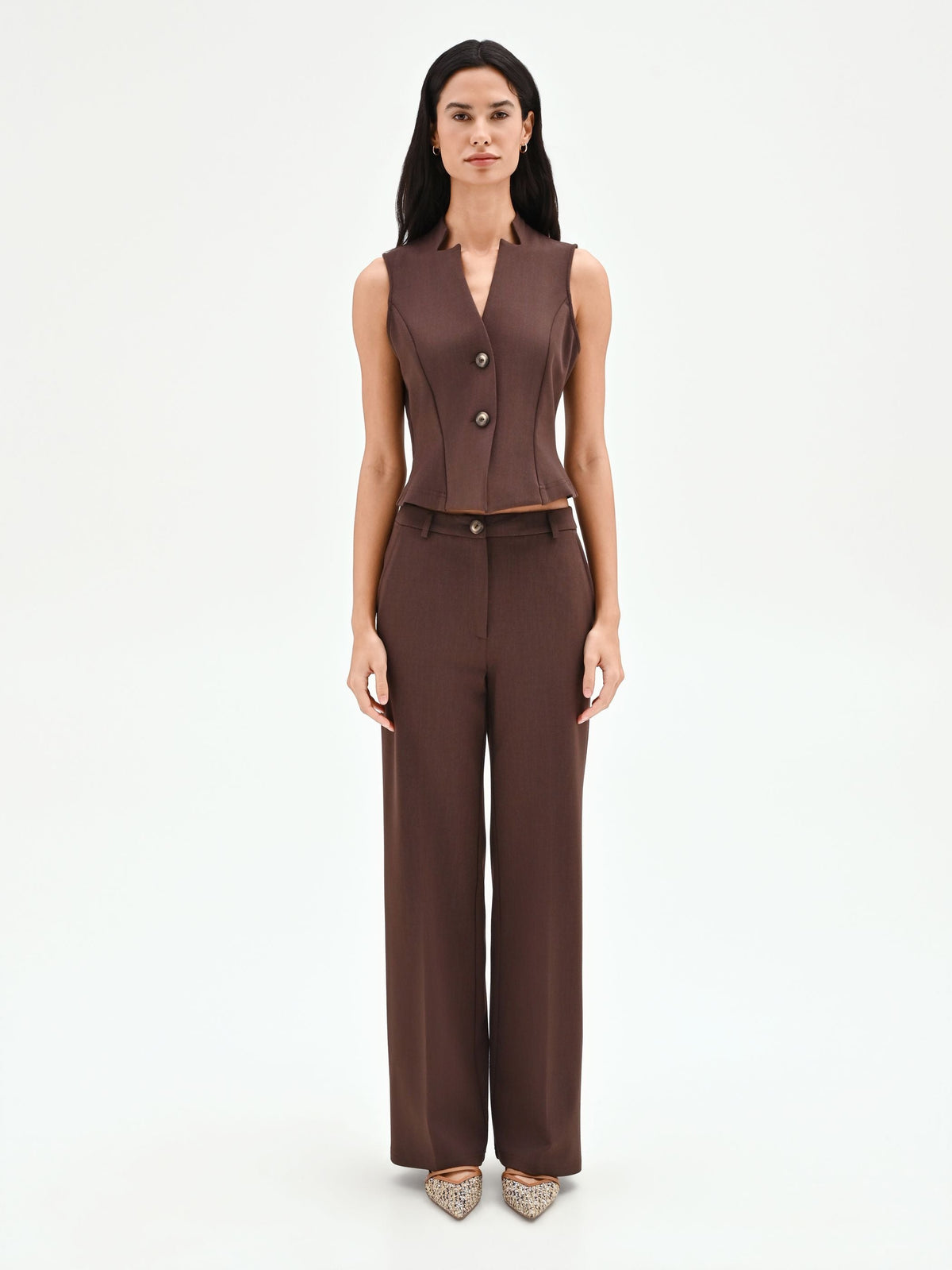 Gilet cioccolato con revers a punta