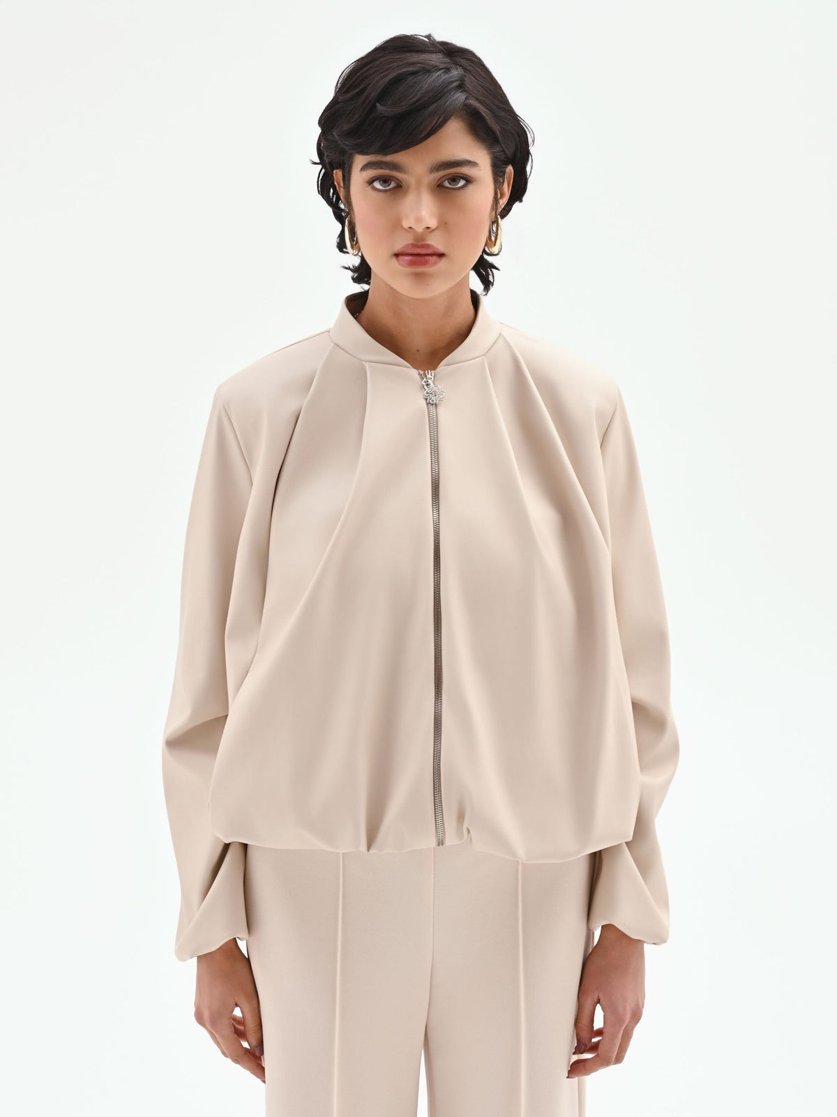 Bomber in similpelle tortora beige con maniche a palloncino